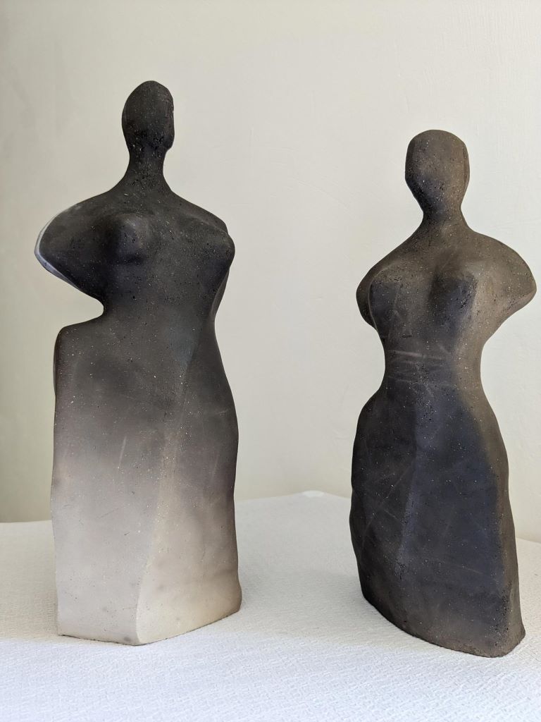 création de sculpture en grès enfumé
